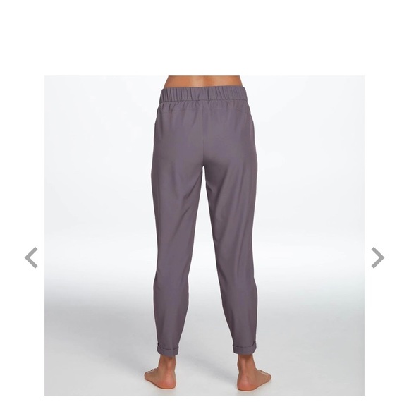 NWT Women’s Woven Jogger Pants - Picture 2 of 4
